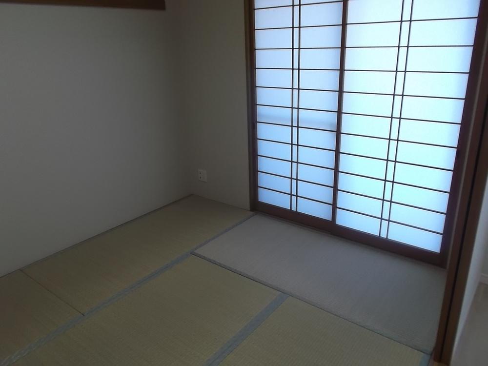 Non-living room. Indoor (12 May 2013) Shooting