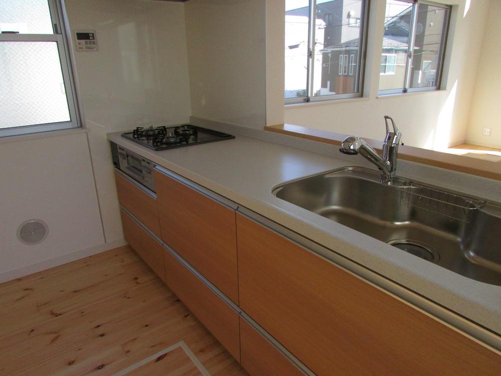 Kitchen. Indoor (11 May 2013) Shooting