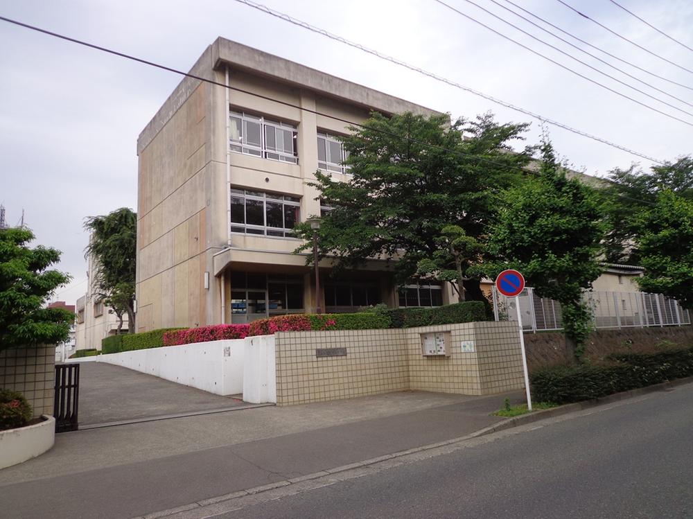 Junior high school. 1177m to Fujisawa Municipal Takinosawa junior high school