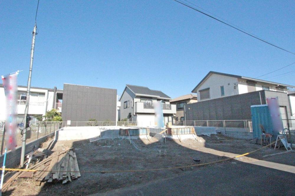 Local appearance photo. Local (12 May 2013) Shooting