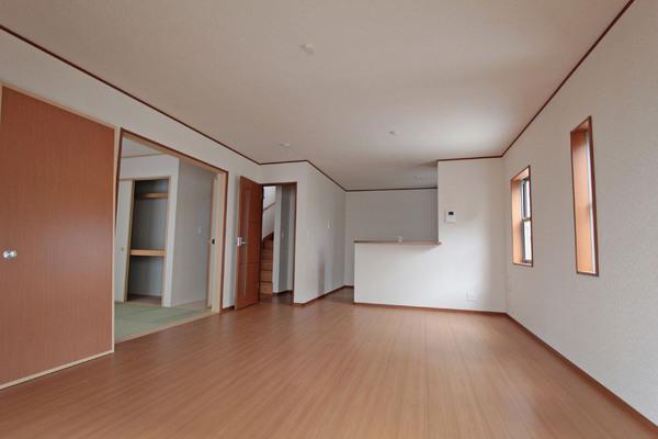 Same specifications photos (living). Construction results