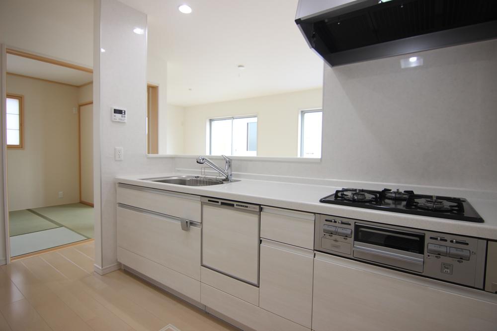 Same specifications photo (kitchen). ● 32 Building Kitchen construction cases ※ With dish washing and drying machine ※ With built-in water purifier ※ Artificial marble counter