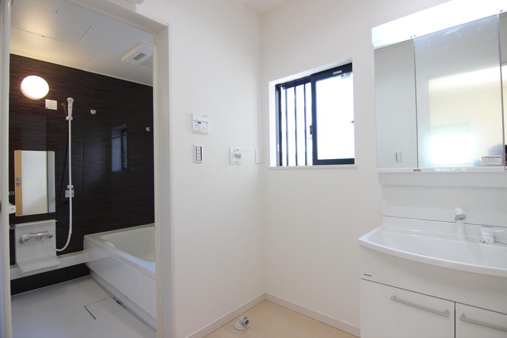 Same specifications photo (bathroom). 32 Building: system bus construction cases ※ With bathroom ventilation dryer