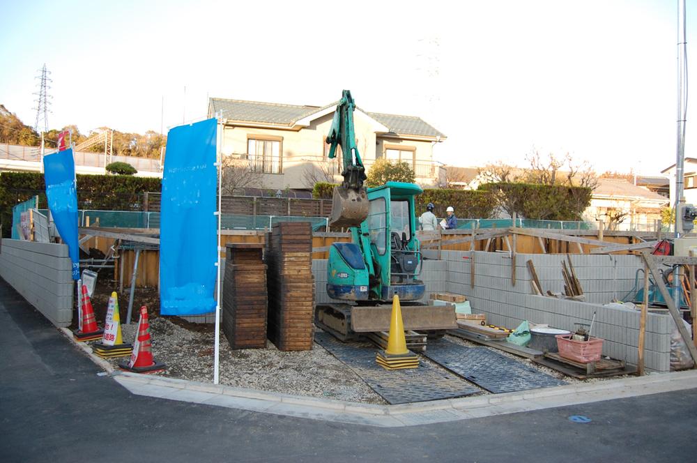 Local photos, including front road. Local (11 May 2013) Shooting