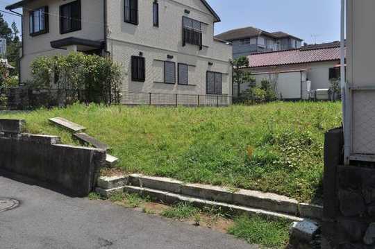 Local land photo. Local Photos. It spreads green many quiet streets.