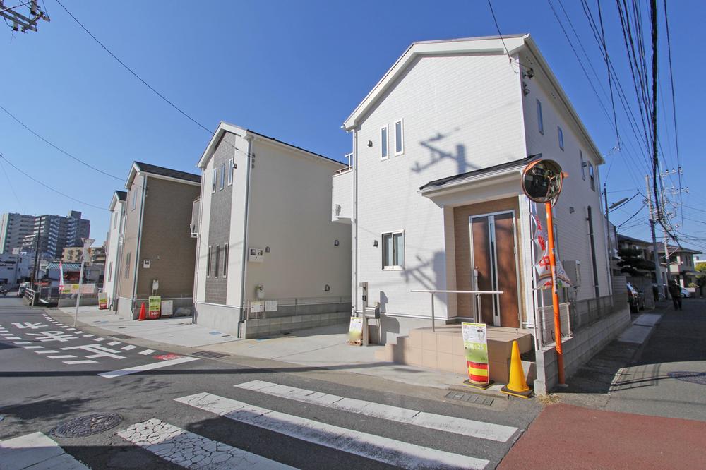 Local appearance photo. Photo update Local (December 05, 2013) Shooting Than 4 Building side