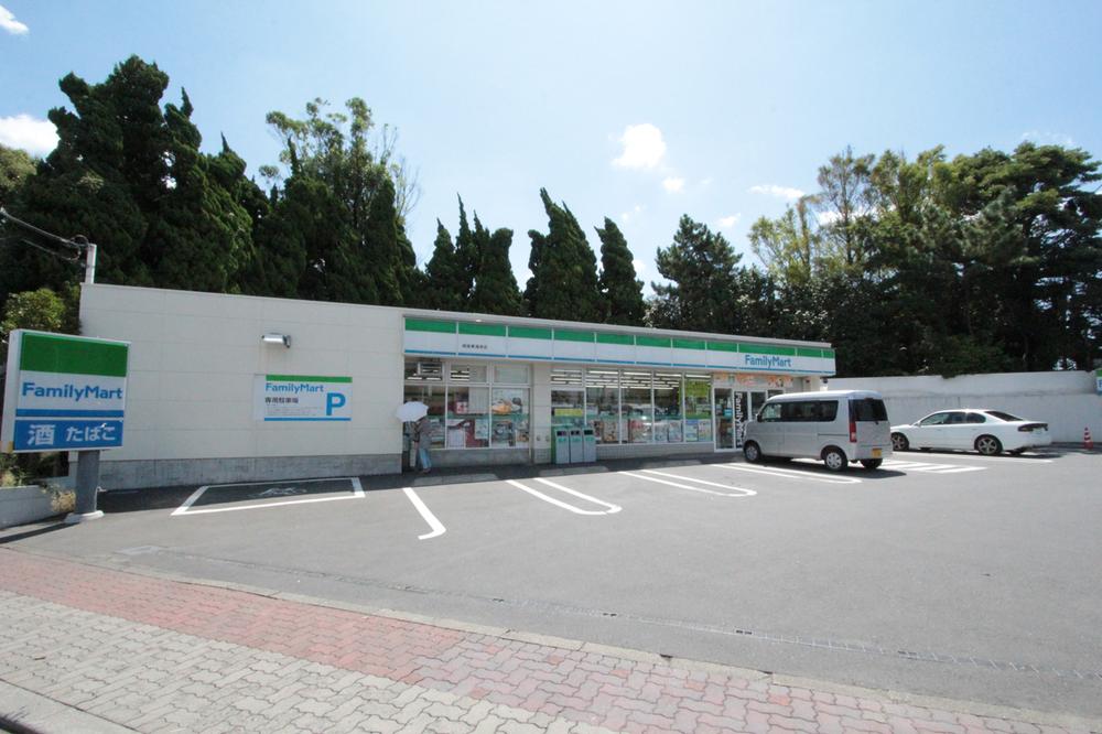 Convenience store. 810m until Lawson Tsujidohigashikaigan shop