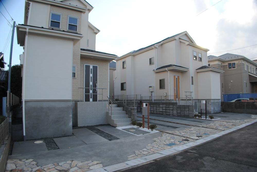 Local photos, including front road. Local (12 May 2013) Shooting