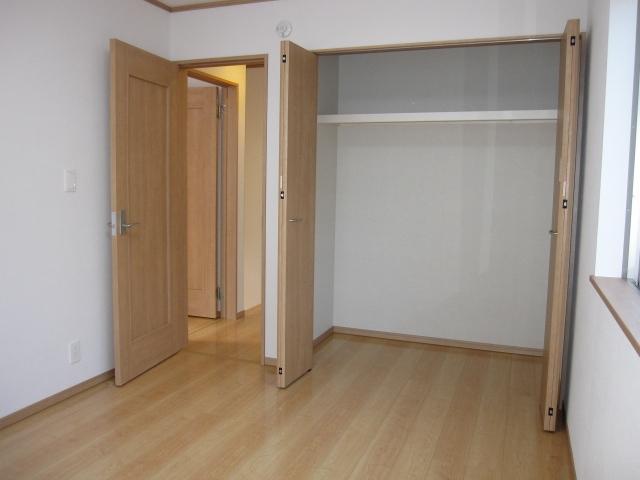 Same specifications photos (living). Construction example photo