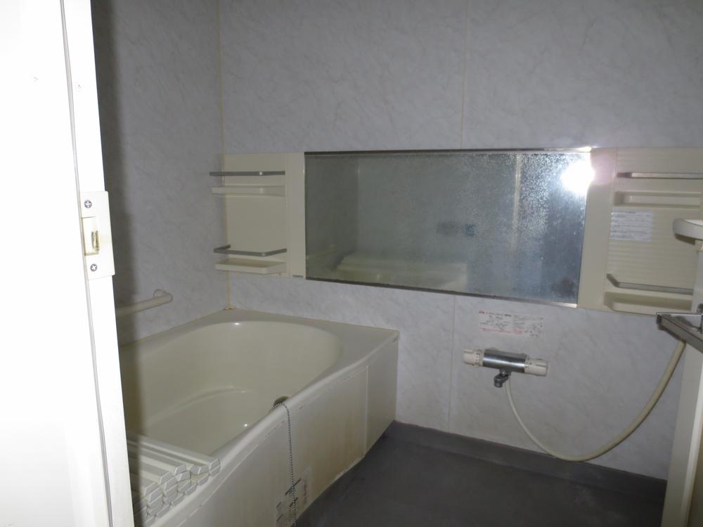 Bathroom. Room (August 2013) Shooting