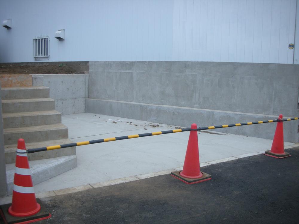 Parking lot. Local (August 2013) Shooting Parking is also spacious