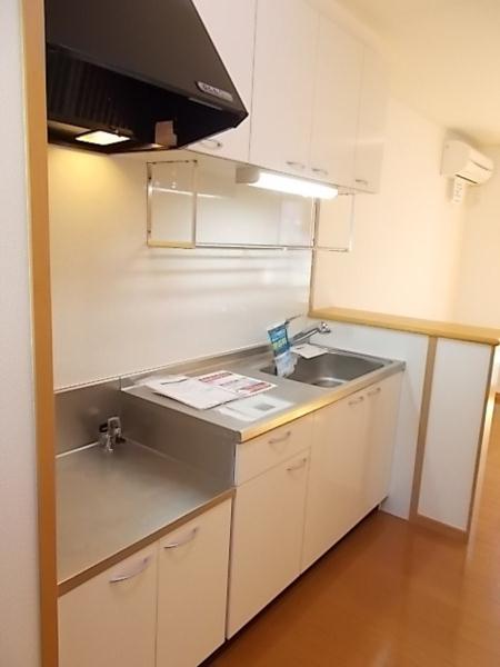 Kitchen. There are also firm width kitchen, You Hakadori also cuisine ☆ 