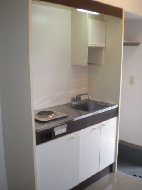 Kitchen. Harambee also self-catering