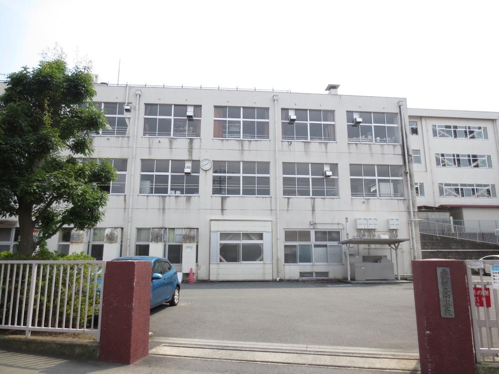 Primary school. Hadano Minami to elementary school 1277m