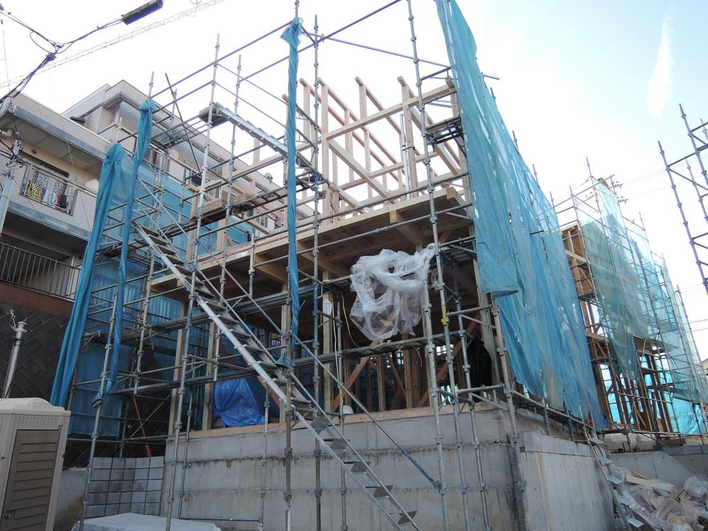 Local appearance photo. Local (12 May 2013) Shooting