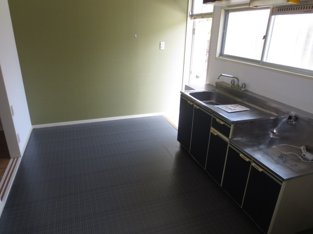 Other room space. Floor also wall was also re-covering