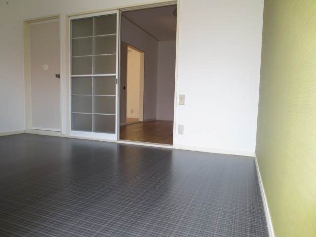 Other room space. Accent Cross is wonderful