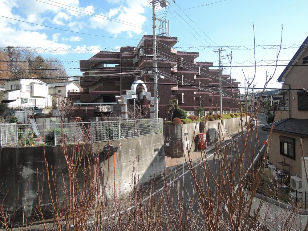 View photos from the dwelling unit. View from the site (December 2013) Shooting