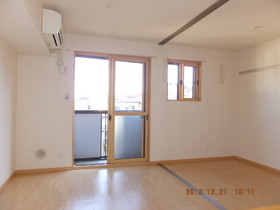 Living and room. LDK and three quires of Western-style. You can also use the wide open.