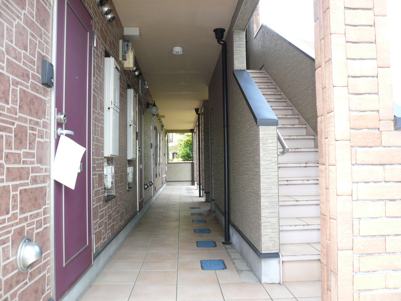 Other common areas. Wide corridor