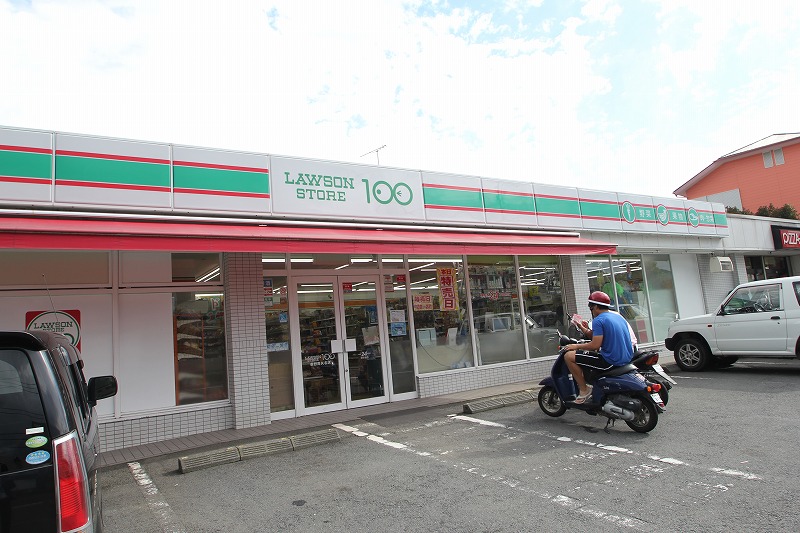 Convenience store. STORE100 Hadano Minamiyana store up (convenience store) 420m