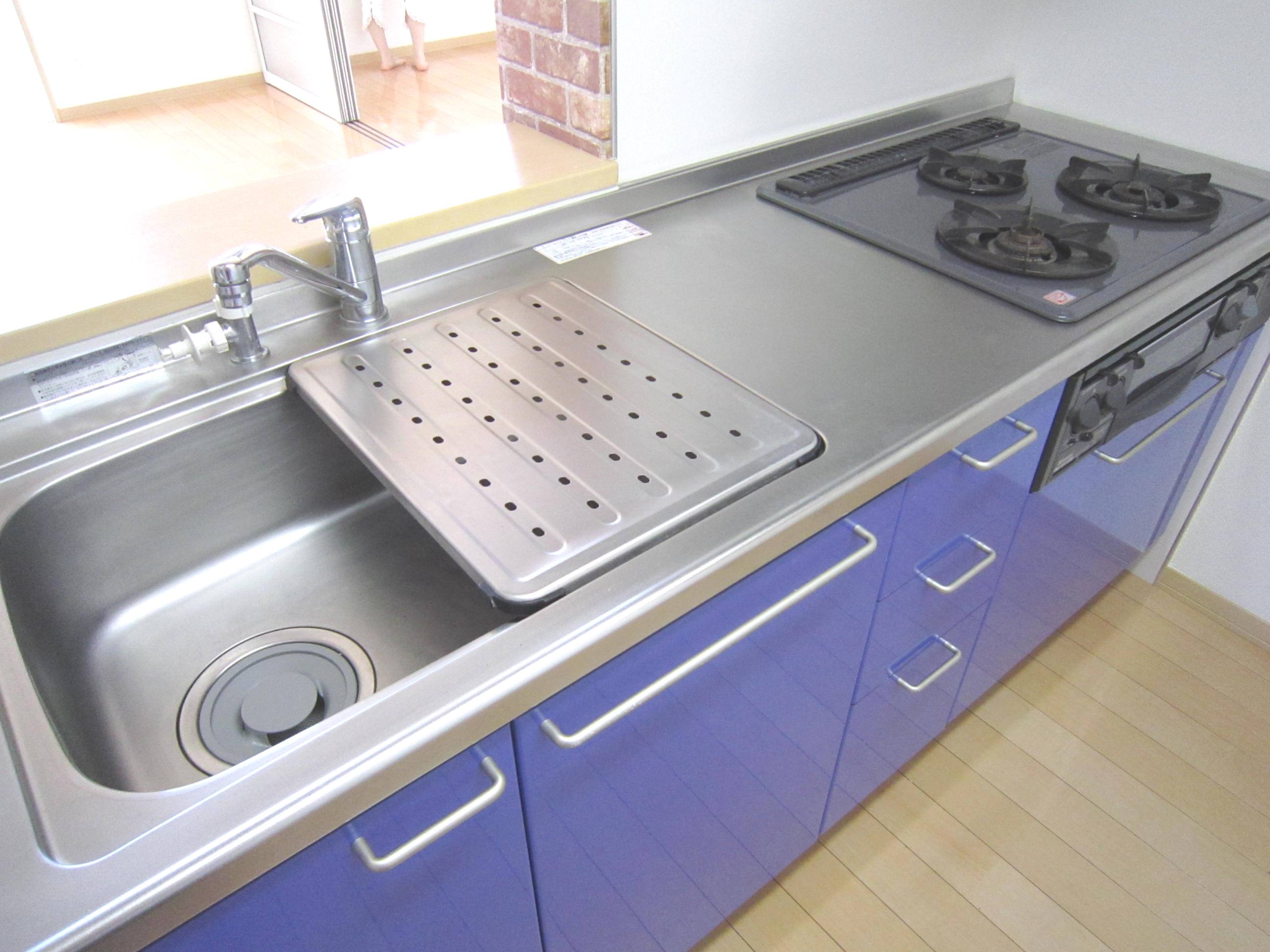 Kitchen. Stove with face-to-face system Kitchen!