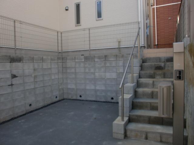 Parking lot. Local (11 May 2013) Shooting