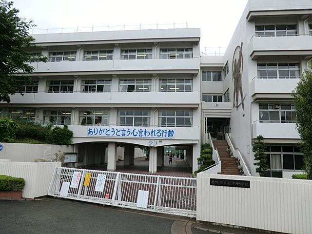 Junior high school. Hadano Municipal Tsurumaki until junior high school 1329m