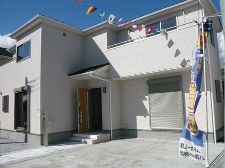 Local appearance photo. Local (10 May 2013) Shooting