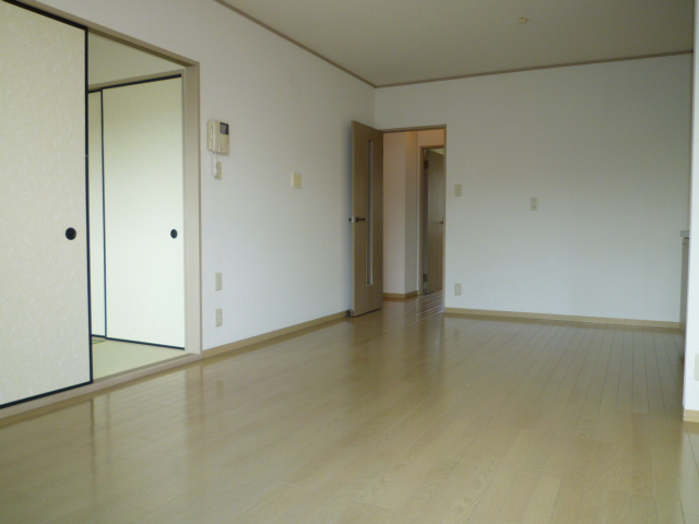 Living and room.  ※ Same property, For indoor photo of another floor. Please for your reference! 