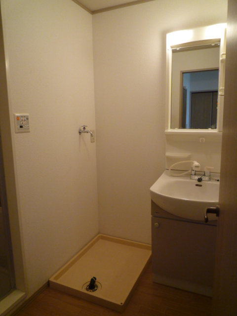 Washroom.  ※ Same property, For indoor photo of another floor. Please for your reference! 