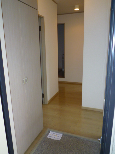 Entrance.  ※ Same property, For indoor photo of another floor. Please for your reference! 