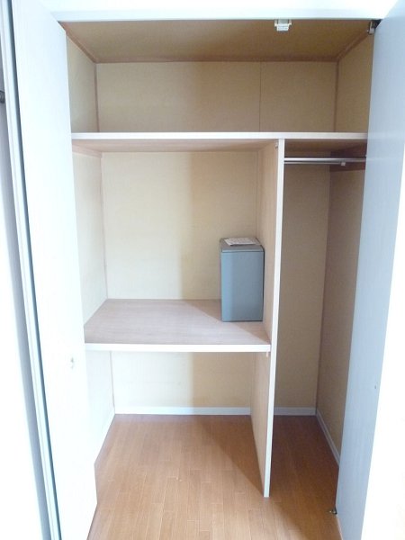 Receipt. Storage (Western-style)