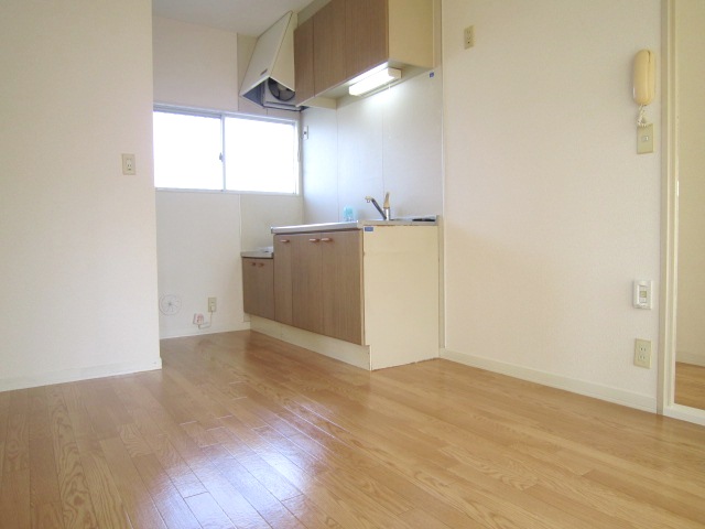 Kitchen. It has also been beautifully renovated room! ! 