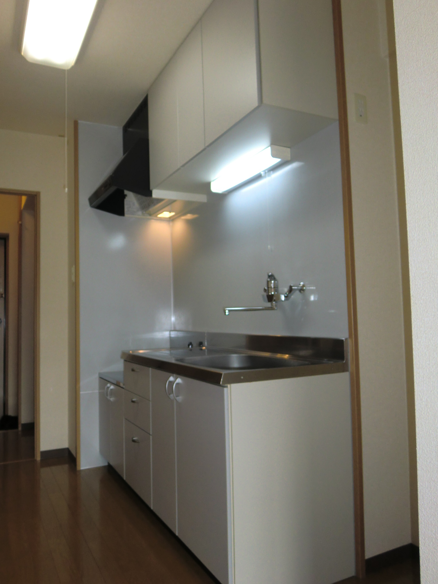 Kitchen. Gas stove installation Allowed (2 mouth and 3-burner stove is put)