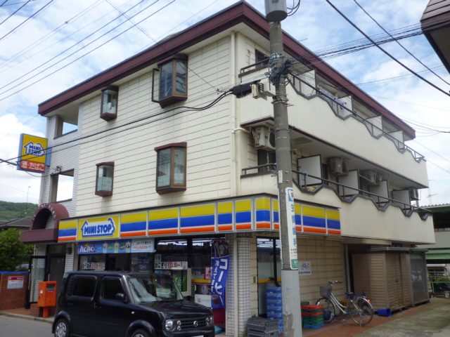 Convenience store. MINISTOP Tokai Station North store up (convenience store) 326m