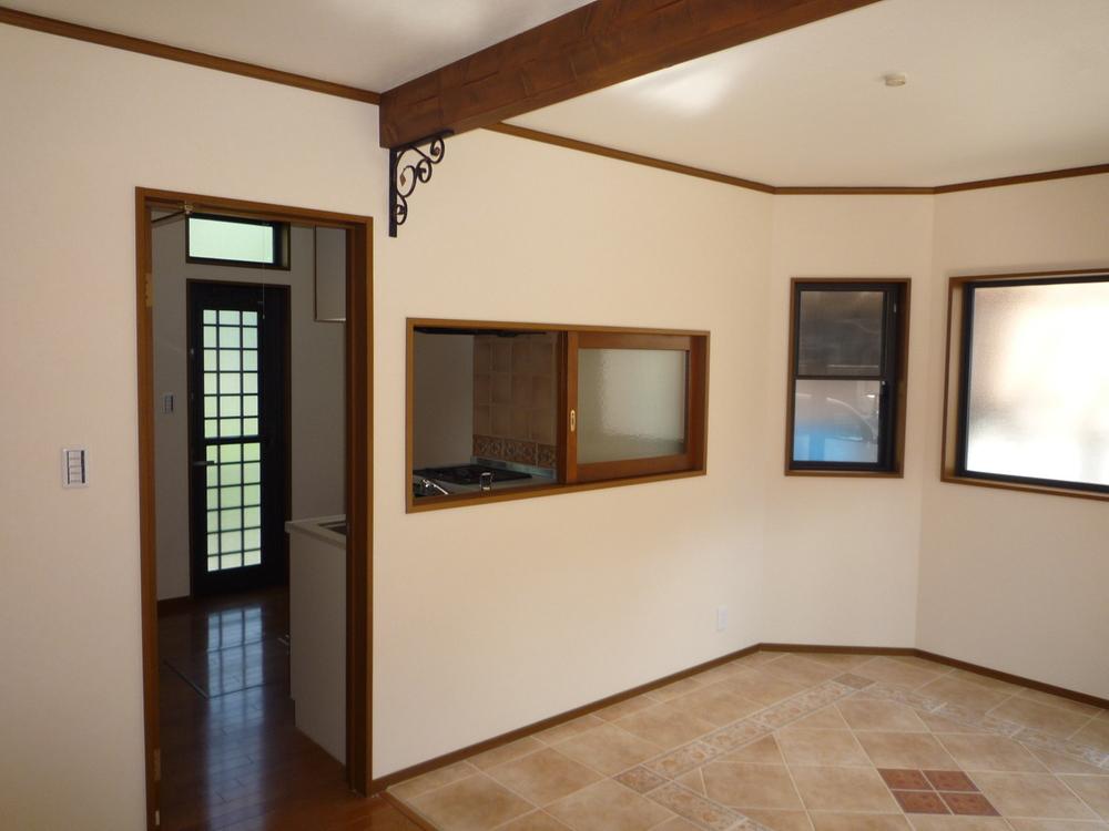 Living. Kitchen and living room and opened a small window is a sense of unity!