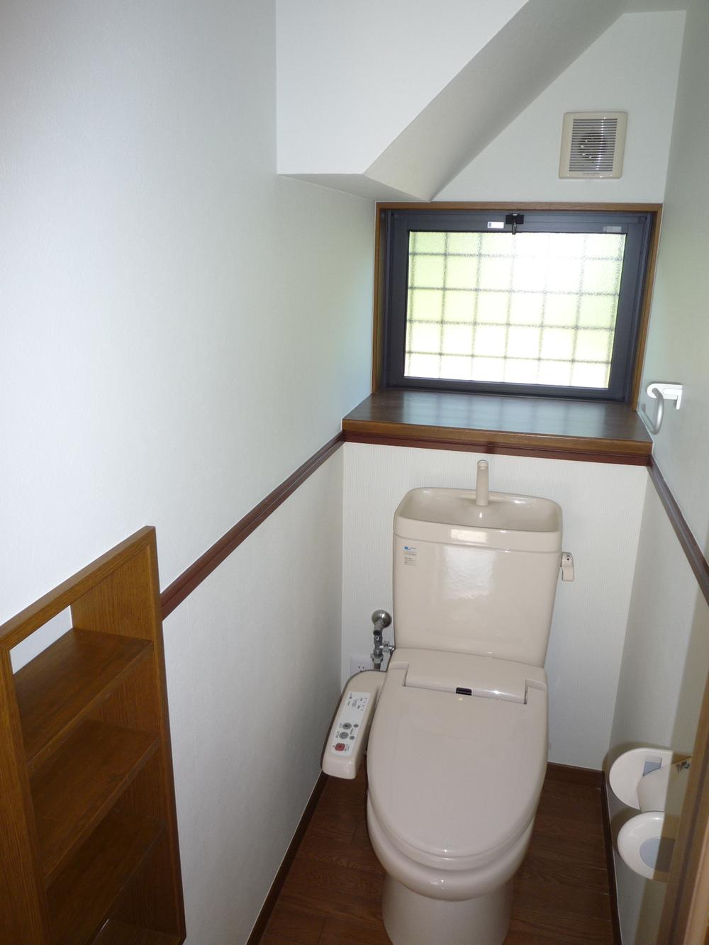 Toilet. Receipt ・ With small window