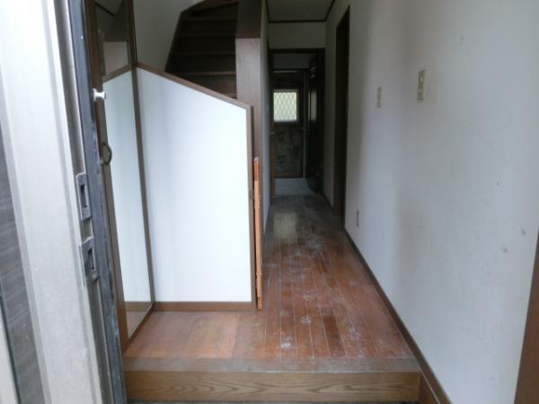 Entrance. In the corridor renovation from the front door