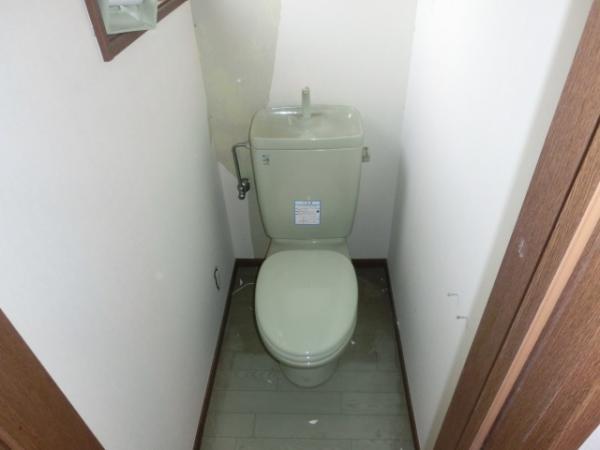 Toilet. Because on the first floor and the second floor there is a toilet, Morning of trouble is also eliminated (second floor is a toilet renovation before photos)