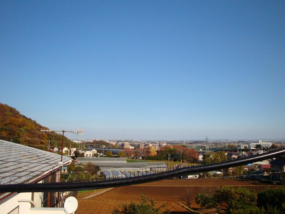 View photos from the dwelling unit. View from the site (November 2013) Shooting