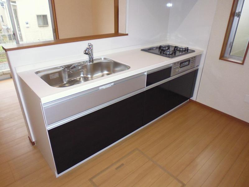 Kitchen. Indoor (10 May 2013) Shooting Building 2