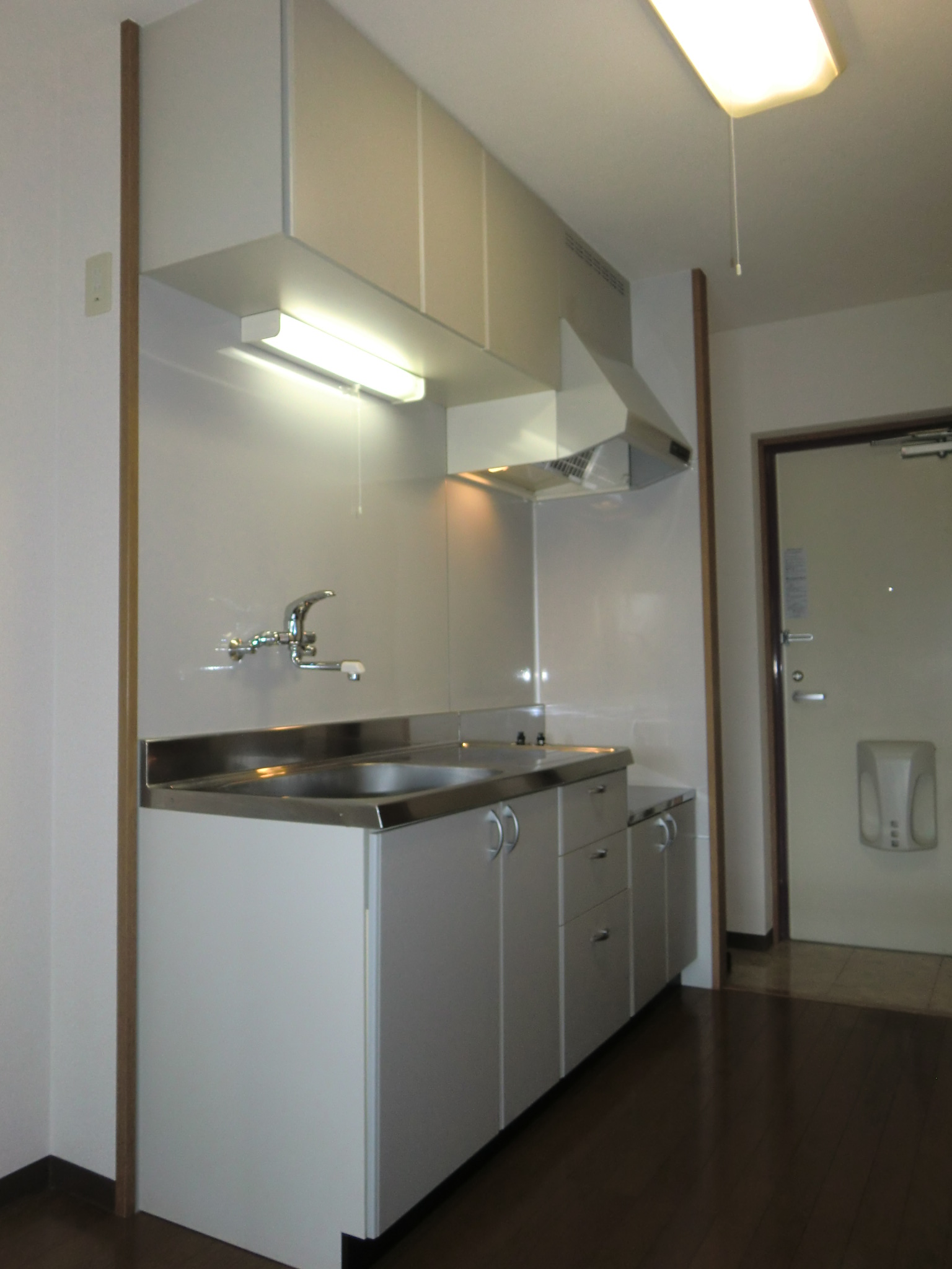 Kitchen. Gas stove installation Allowed (2 mouth and 3-burner stove is put)