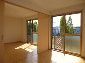 Living and room. A feeling of opening DK ・ Spacious Western-style
