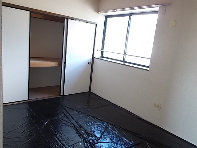 Other room space. Japanese-style room part, During curing.