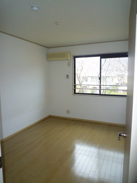 Other room space. ※ Same property, For indoor photo of another floor. Please for your reference!