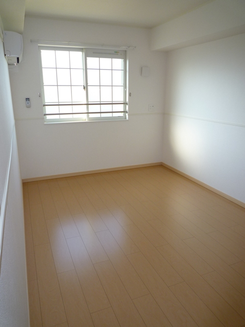 Living and room. Who want exactly two rooms in addition to the LDK, It is recommended!