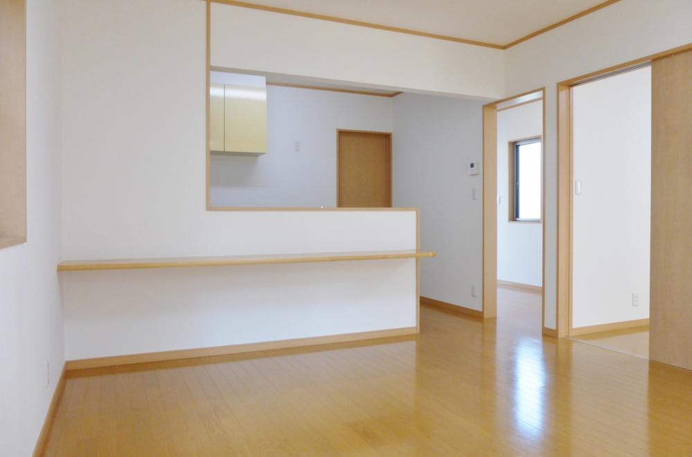 Living. LDK with a face-to-face counter kitchen!