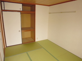 Living and room. Relaxing Japanese-style room (closet of with upper closet)