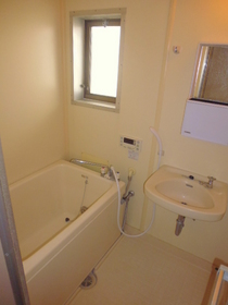 Bath. Window with a bright bathroom (wash basin with)
